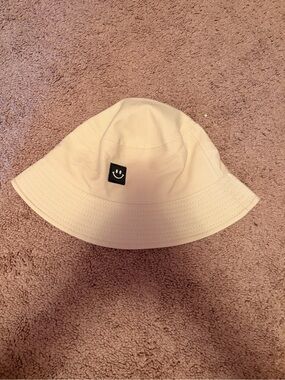 Smiley Patch Cream Kids Bucket Hat